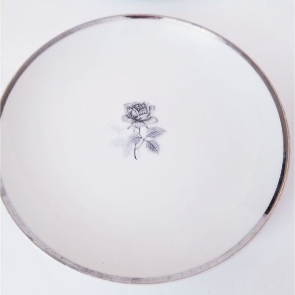 Set of 4 Meito twilight Rose salad plates - Picture 1 of 8
